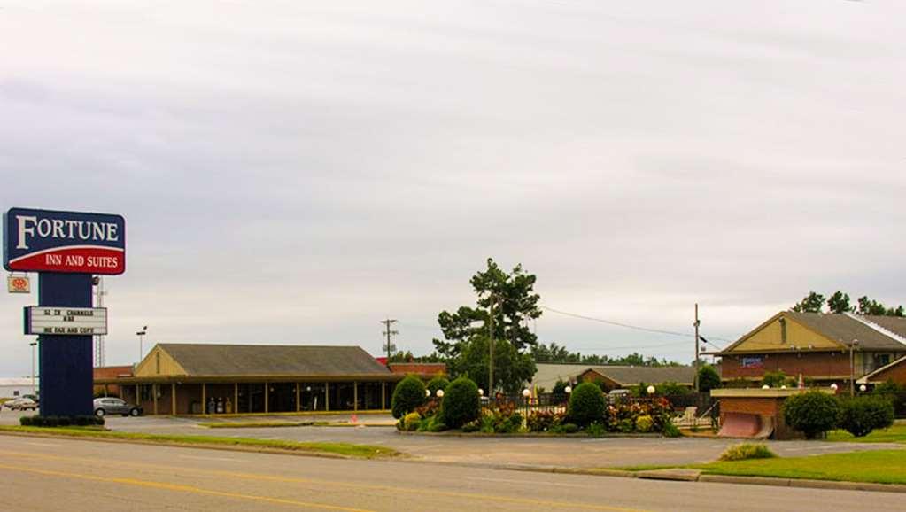 Fortune Inn & Suites Newport Eksteriør bilde