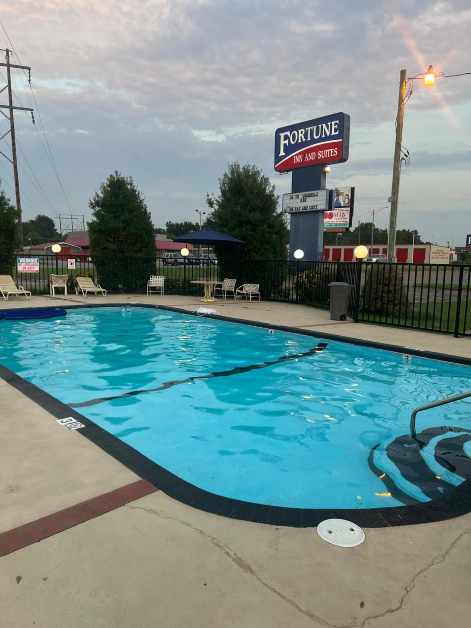 Fortune Inn & Suites Newport Eksteriør bilde