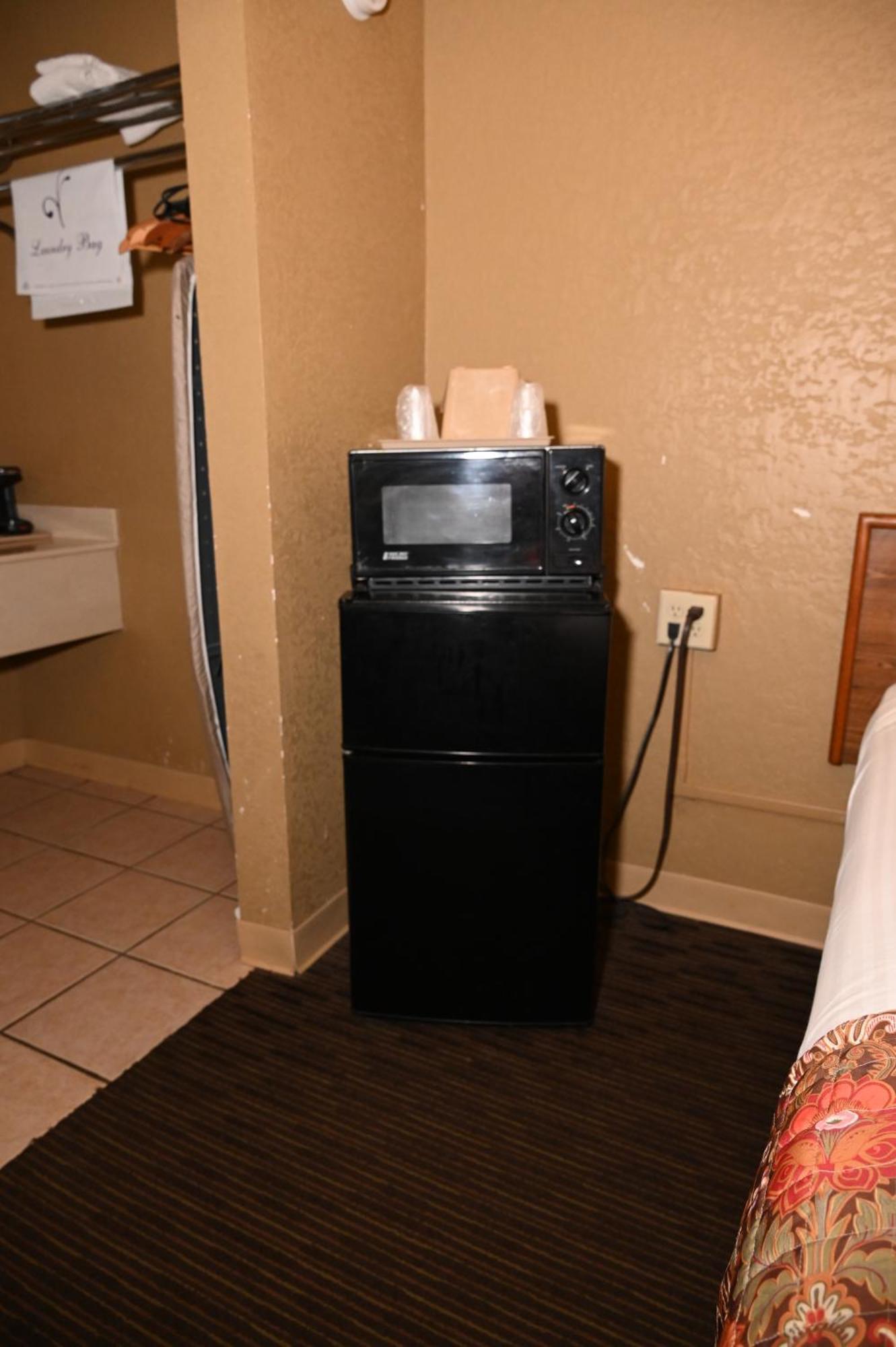 Fortune Inn & Suites Newport Eksteriør bilde