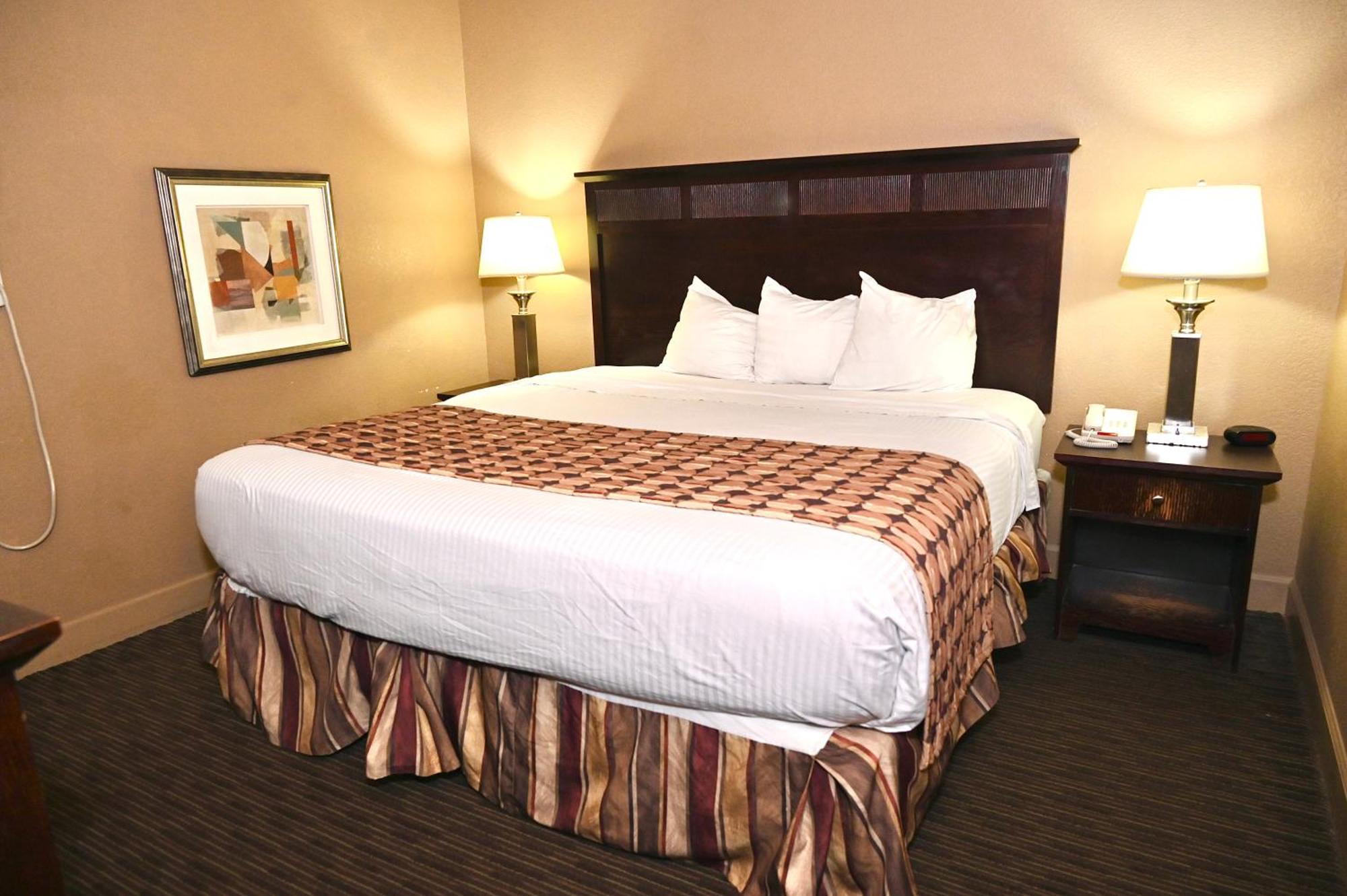 Fortune Inn & Suites Newport Eksteriør bilde