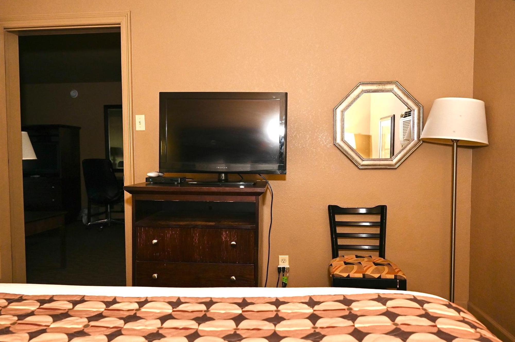 Fortune Inn & Suites Newport Eksteriør bilde