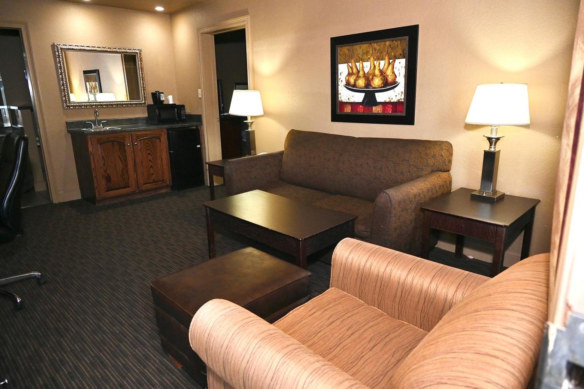 Fortune Inn & Suites Newport Eksteriør bilde