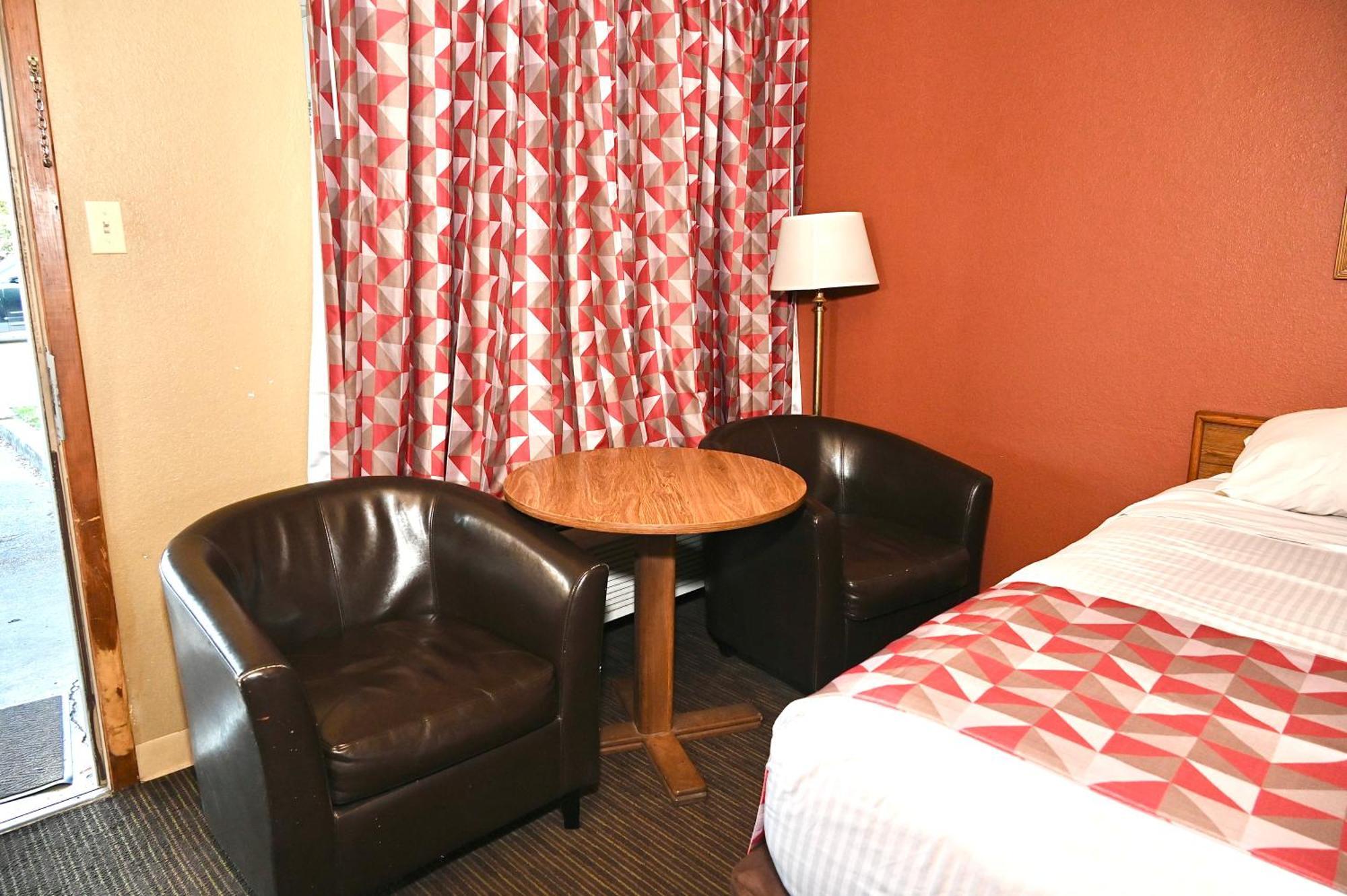 Fortune Inn & Suites Newport Eksteriør bilde