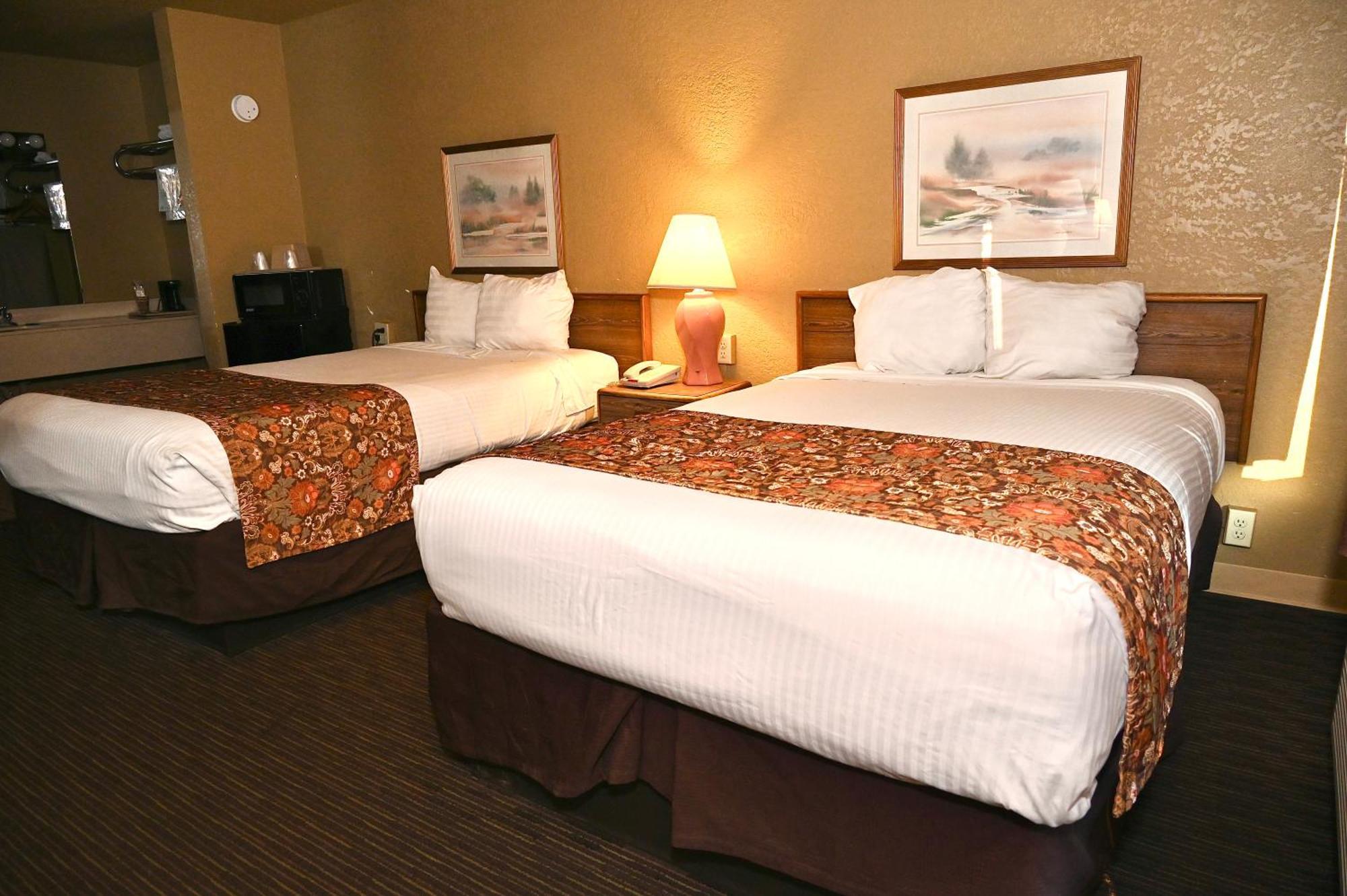 Fortune Inn & Suites Newport Eksteriør bilde