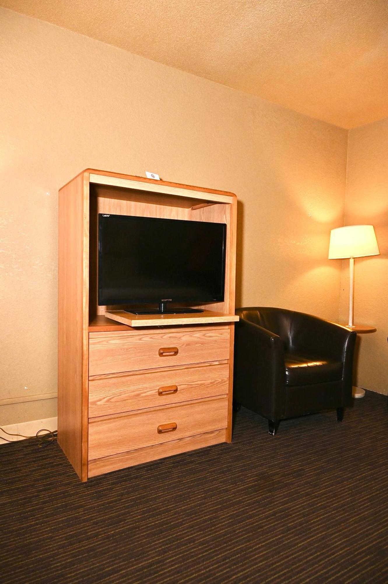 Fortune Inn & Suites Newport Eksteriør bilde