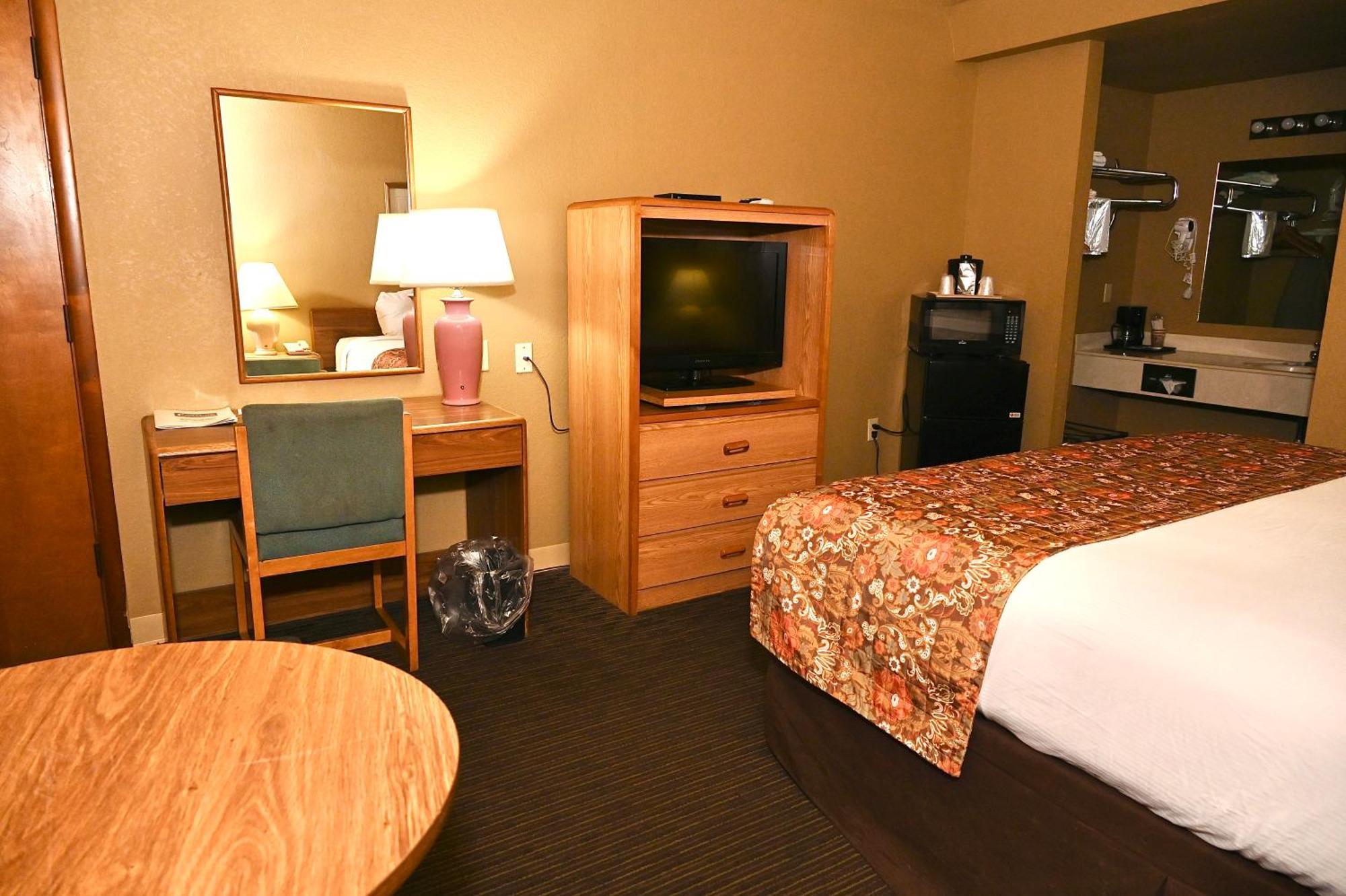 Fortune Inn & Suites Newport Eksteriør bilde