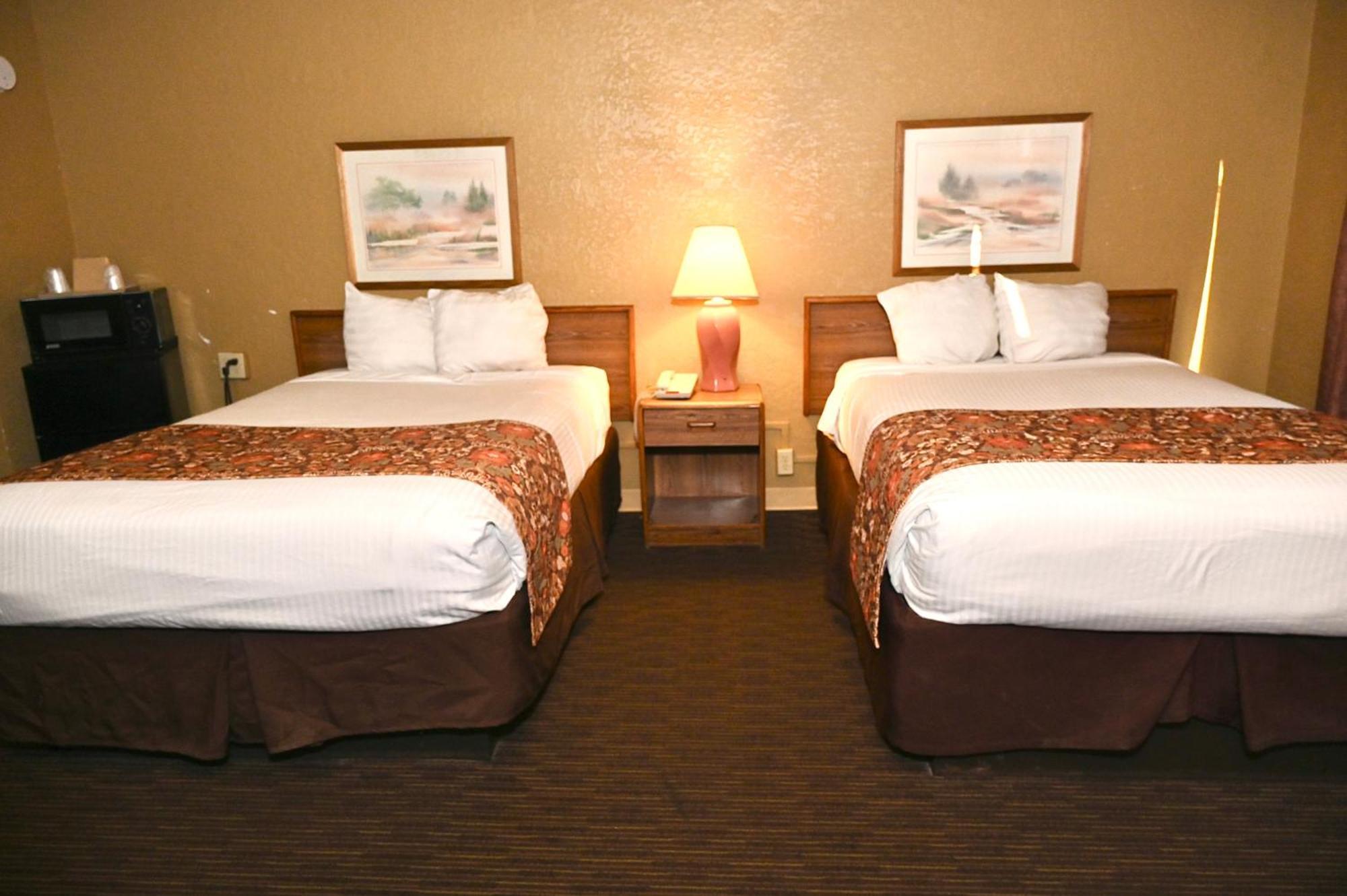 Fortune Inn & Suites Newport Eksteriør bilde