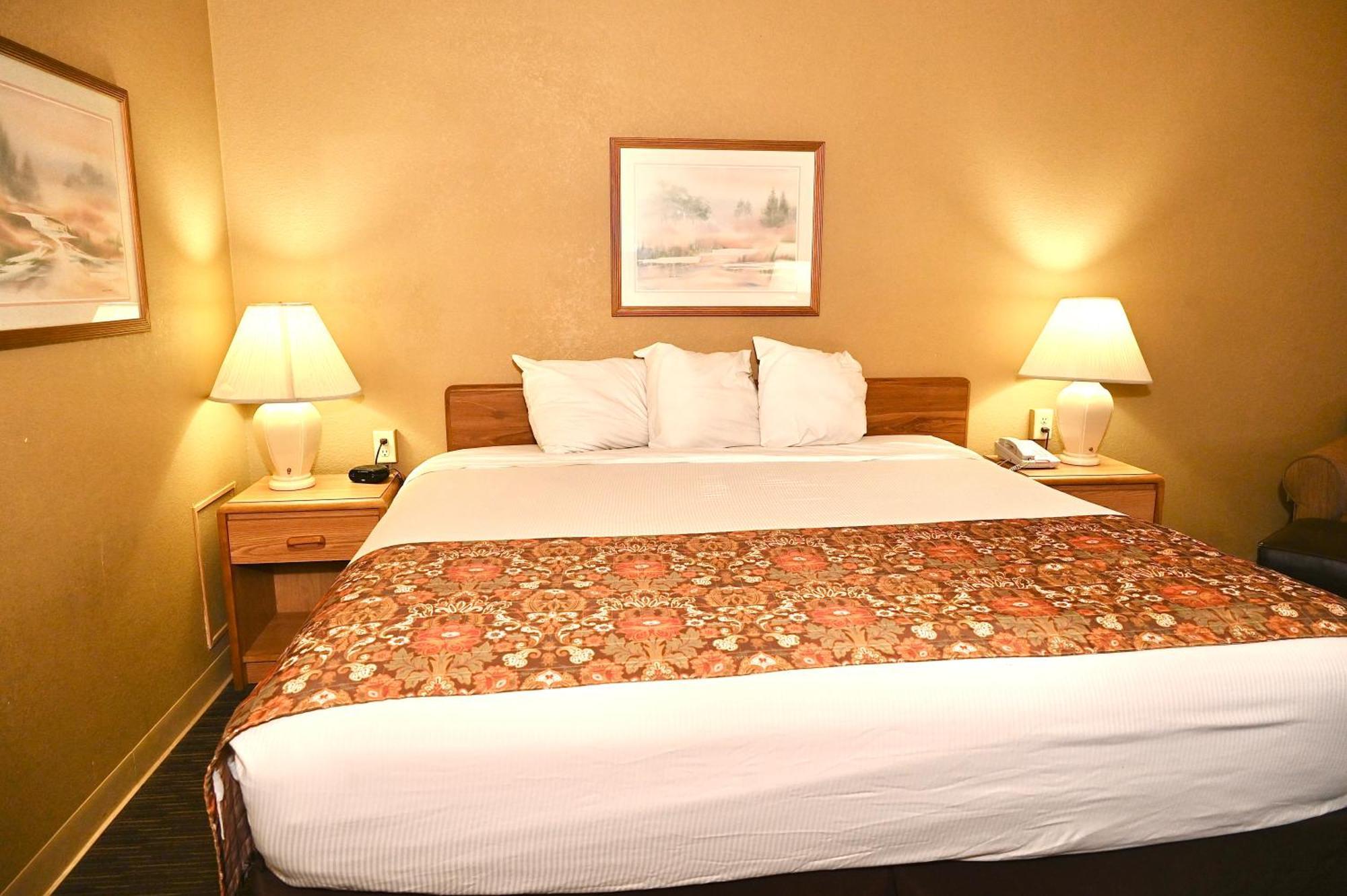 Fortune Inn & Suites Newport Eksteriør bilde