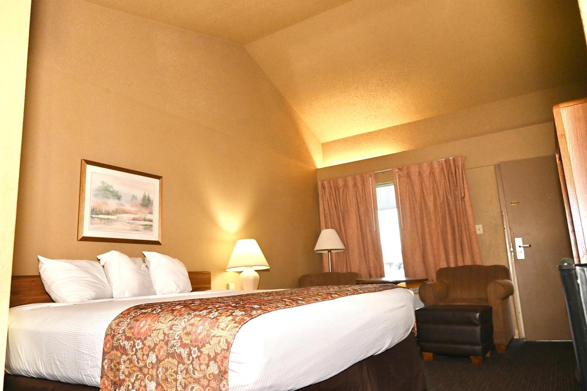 Fortune Inn & Suites Newport Eksteriør bilde