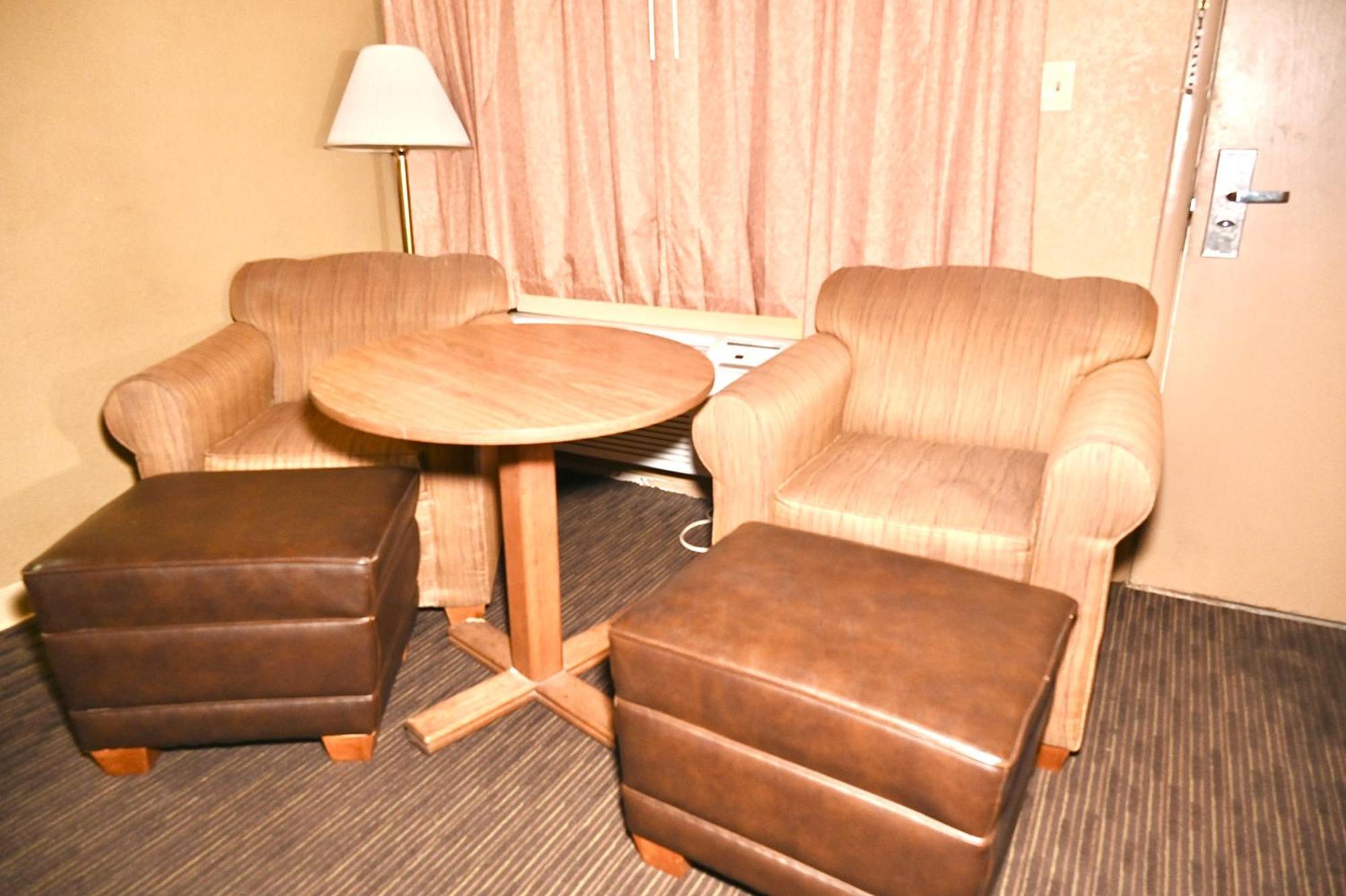 Fortune Inn & Suites Newport Eksteriør bilde