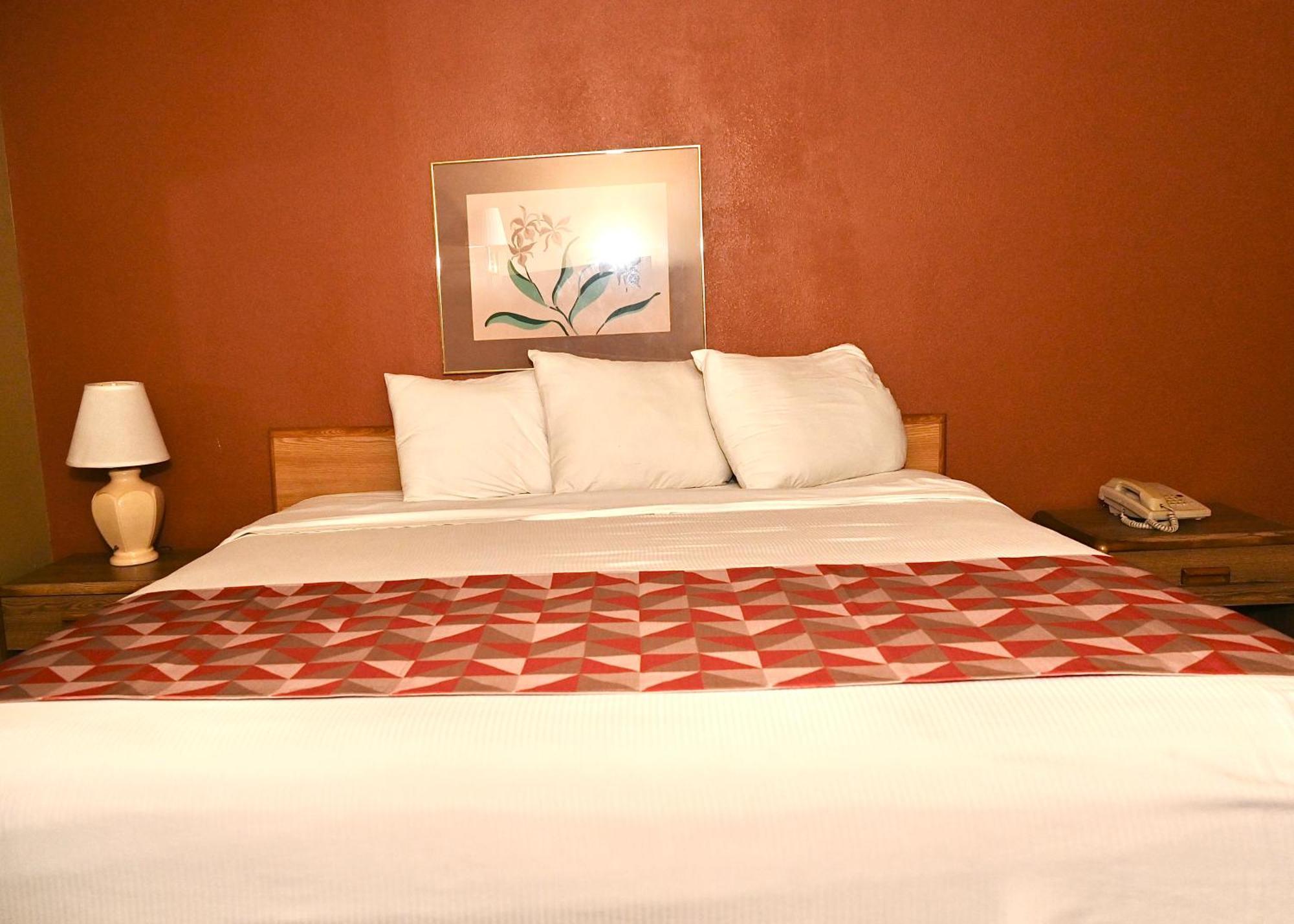 Fortune Inn & Suites Newport Eksteriør bilde