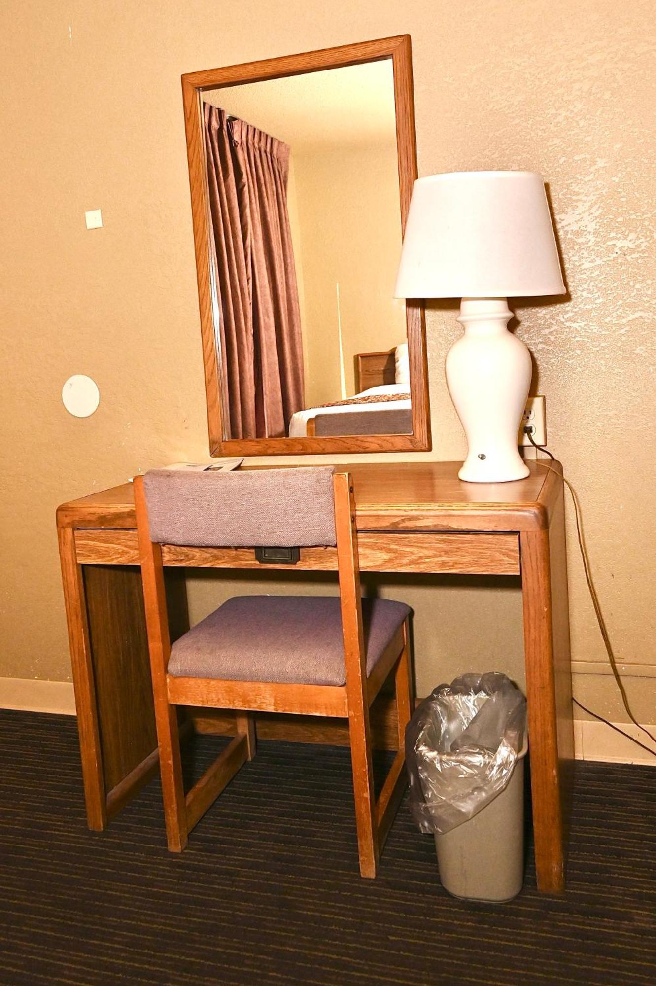 Fortune Inn & Suites Newport Eksteriør bilde