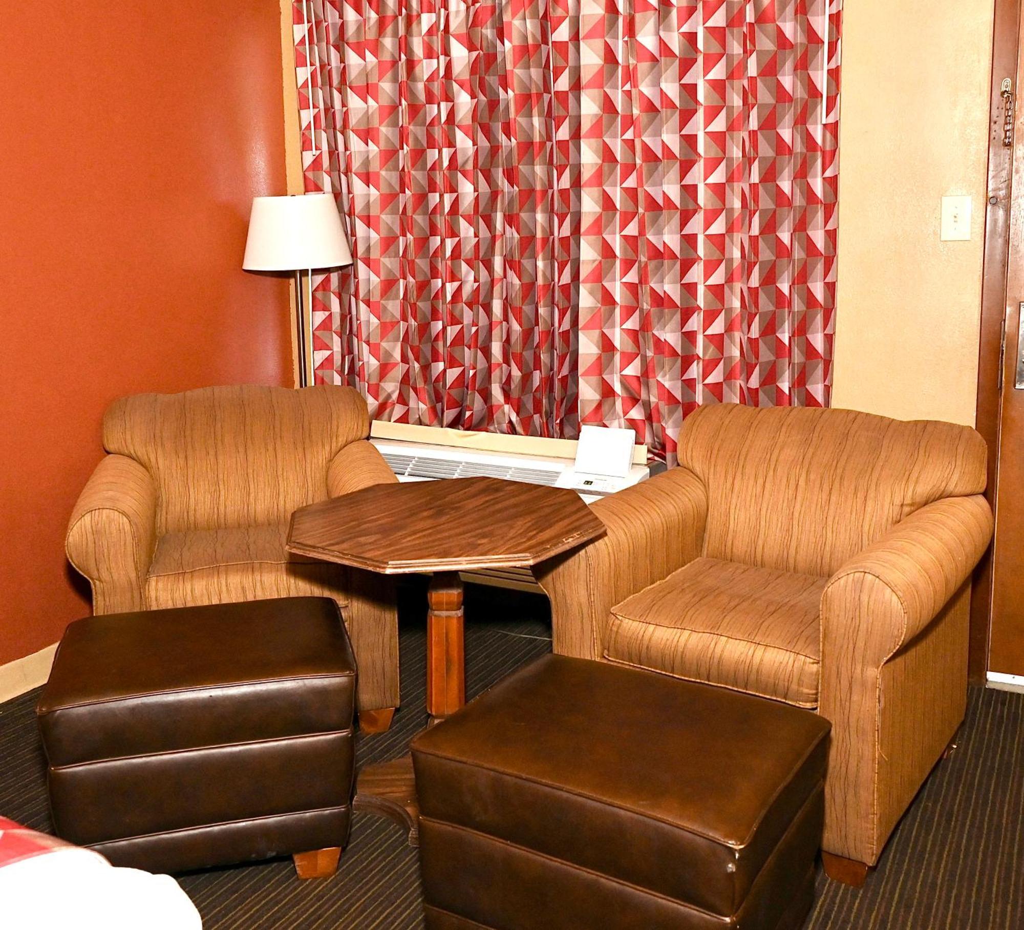 Fortune Inn & Suites Newport Eksteriør bilde
