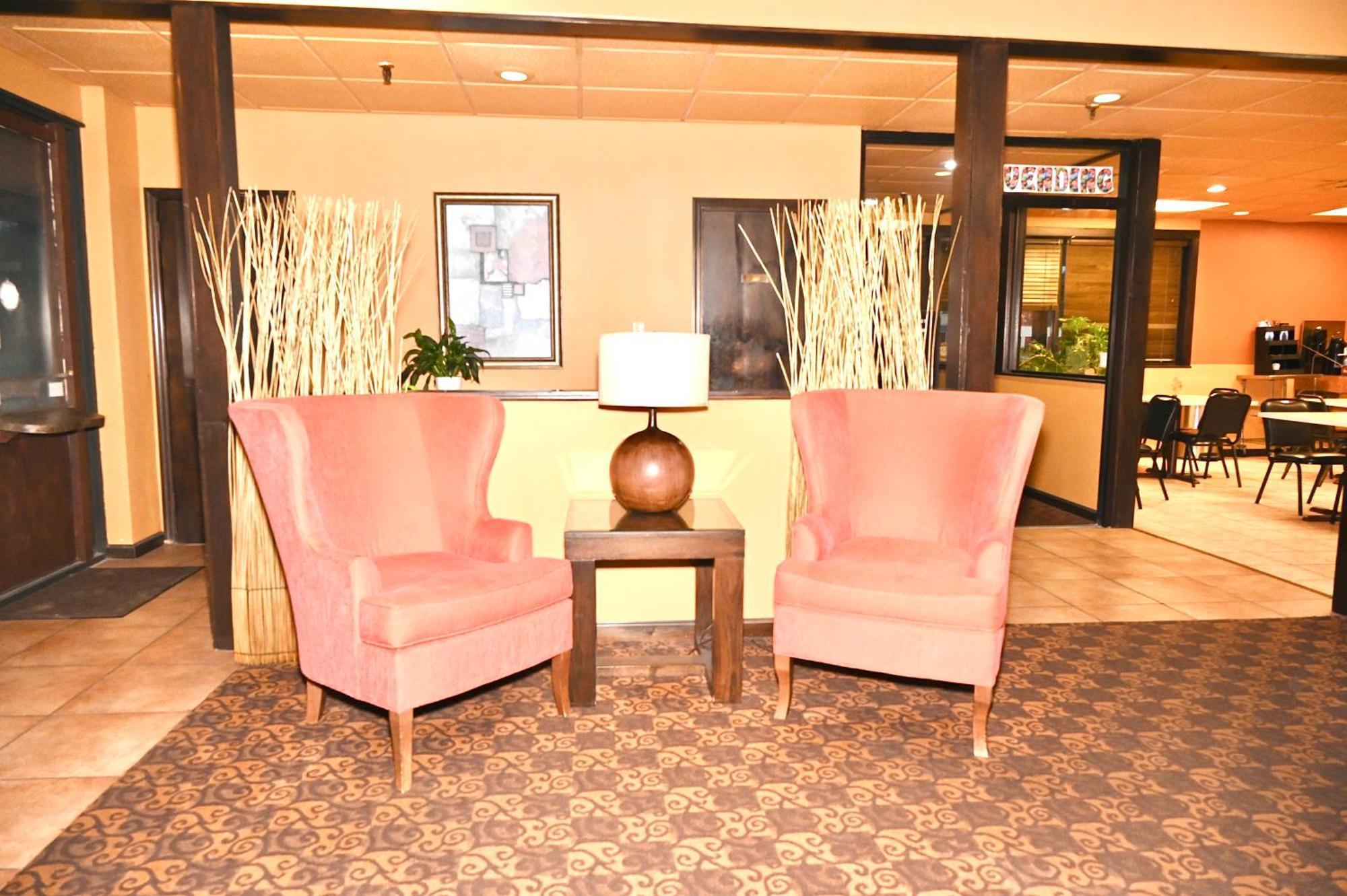 Fortune Inn & Suites Newport Eksteriør bilde