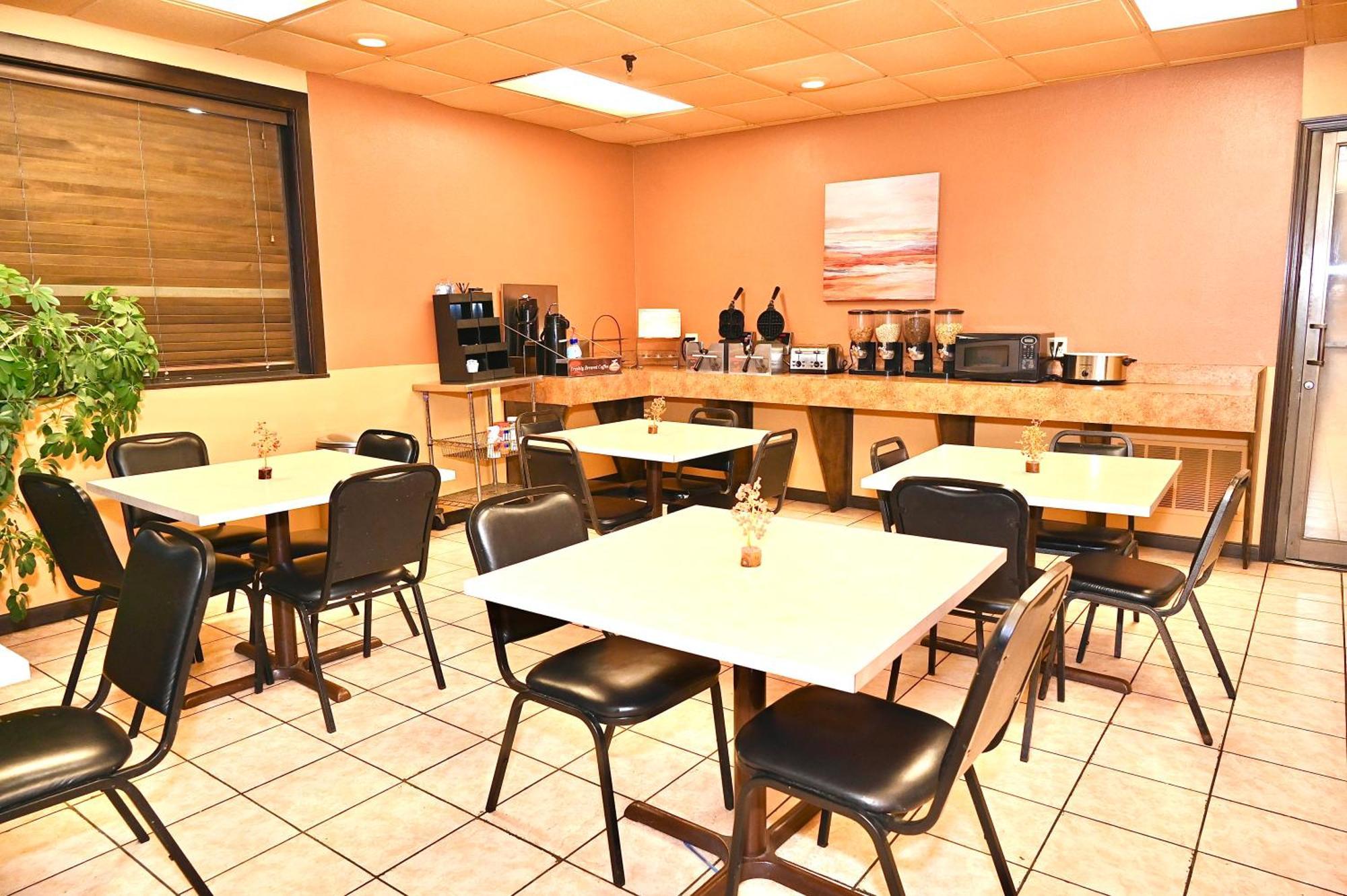 Fortune Inn & Suites Newport Eksteriør bilde